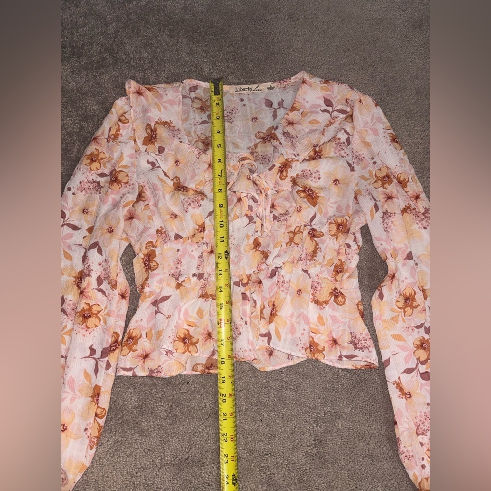 Liberty Love Women's Ruffle Neck
Floral Long Sleeves Crop Top
Multicolor Size L - Picture 9 of 14